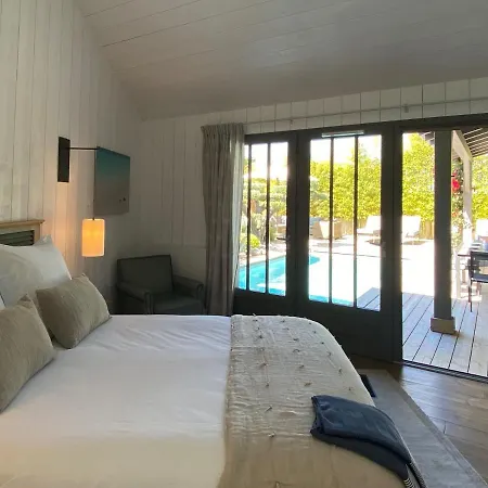 Mooreva - Services, Climatisation, Piscine Chauffee, Plage A 80m